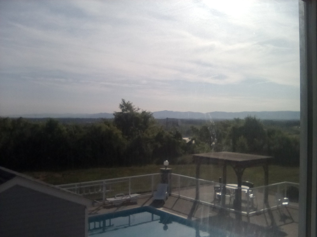 Clarion Pointe Staunton East主图