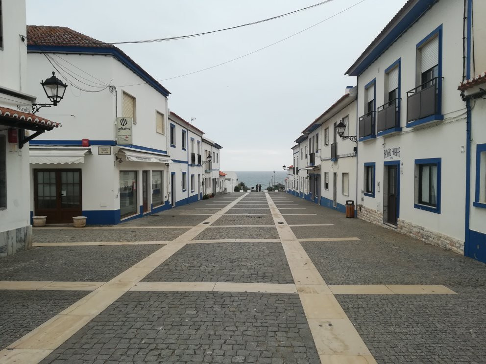 Praia dos Buizinhos景点图片