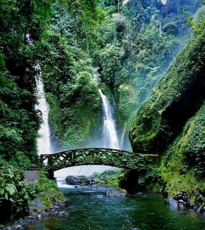 Kali Waterfall景点图片