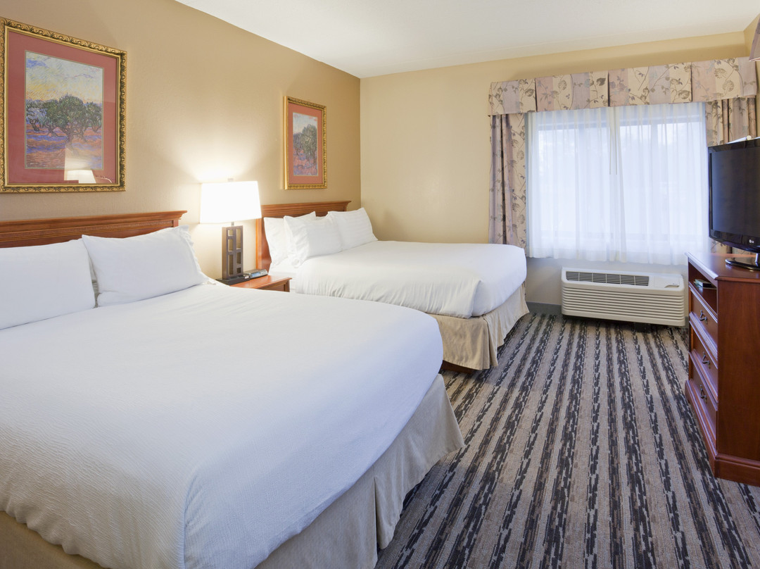 Holiday Inn & Suites St. Cloud By IHG主图