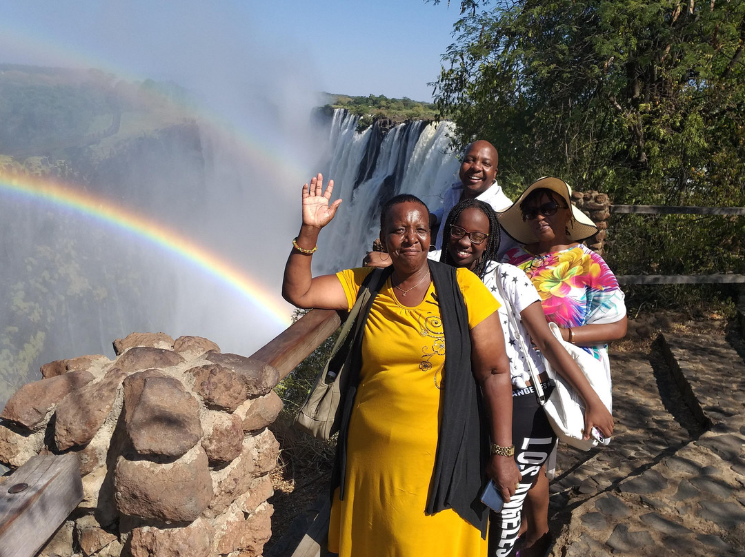 Victoria Falls Guided Tours-维多利亚瀑布必去景点