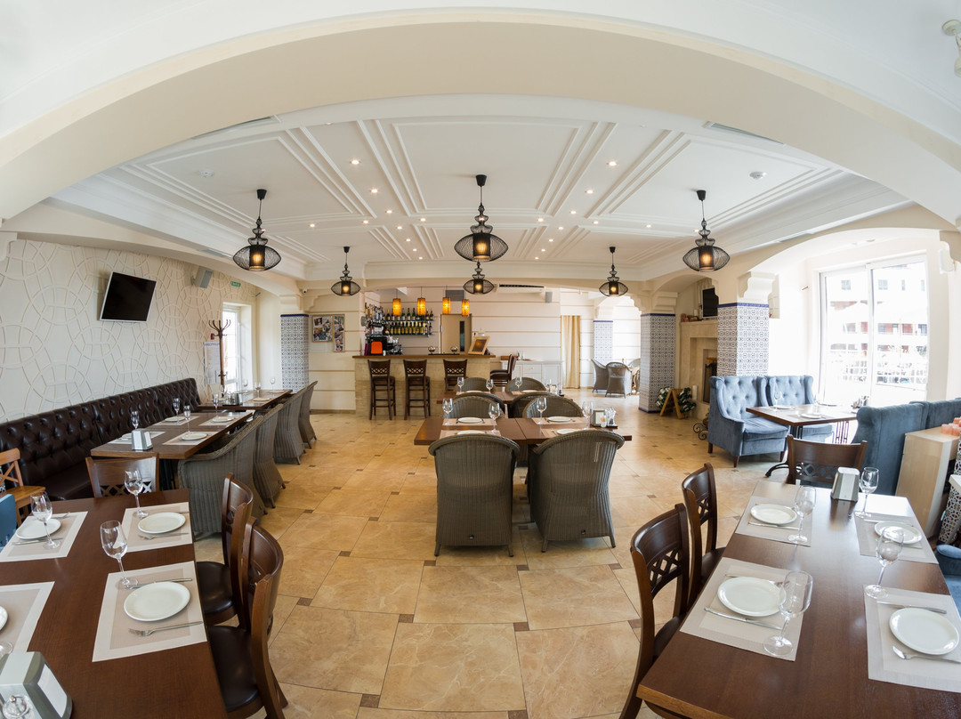 Partenit餐馆和美食-Muskatel Restaurant