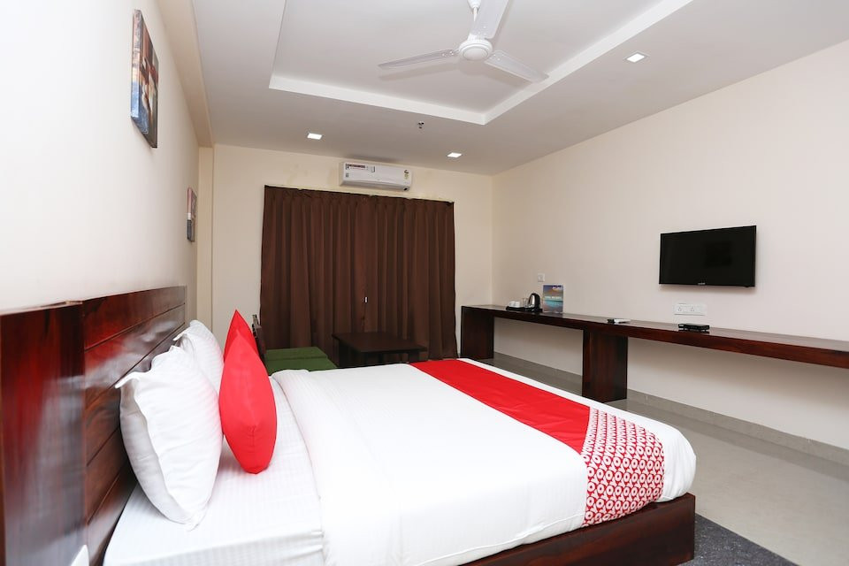 Capital O 18826 Hotel Emerald主图