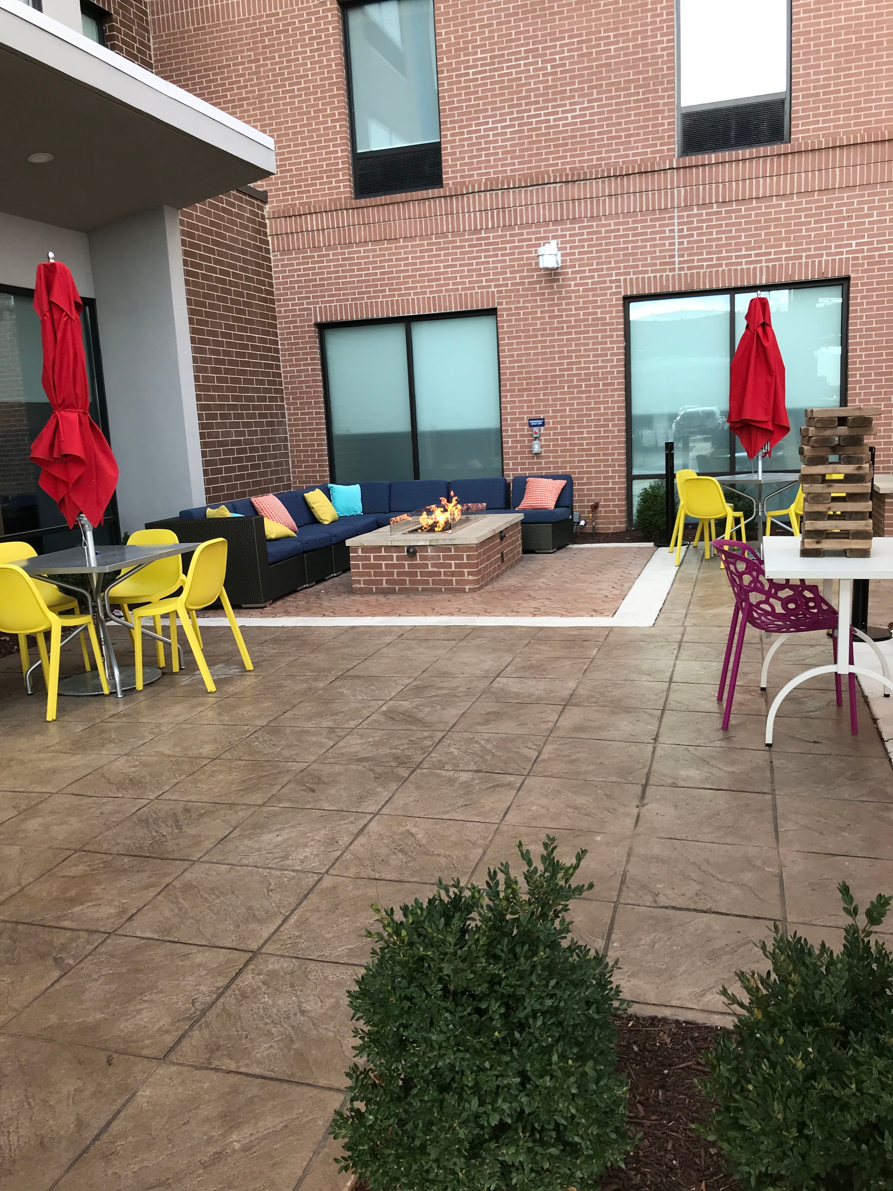 Tru by Hilton Murfreesboro-浴室