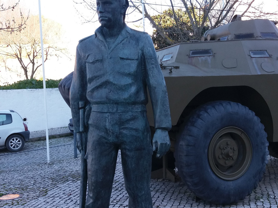 Estatua em Homenagem a Salgueiro Maia景点图片