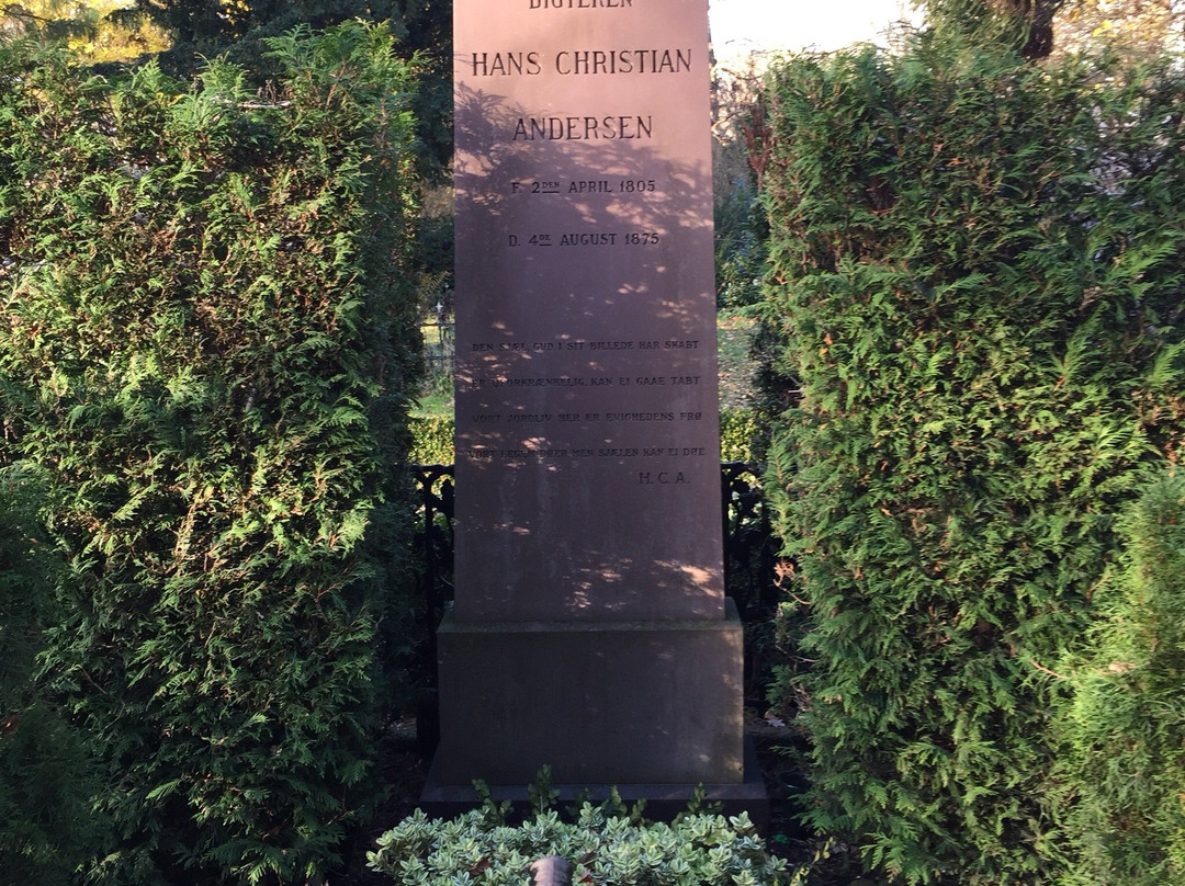 Grave of H.C. Andersen景点图片