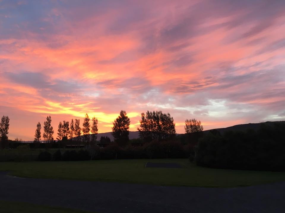 隆伯恩小屋主图