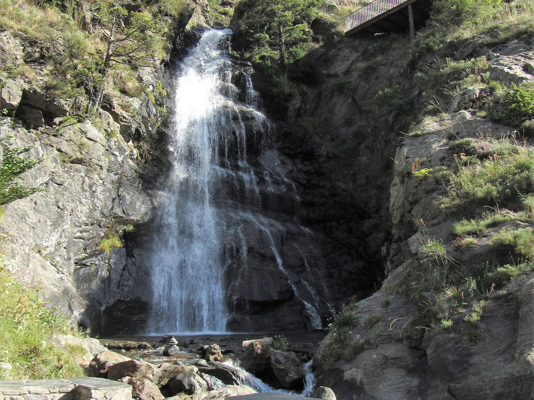 Cascade de Moles-Canillo必去景点