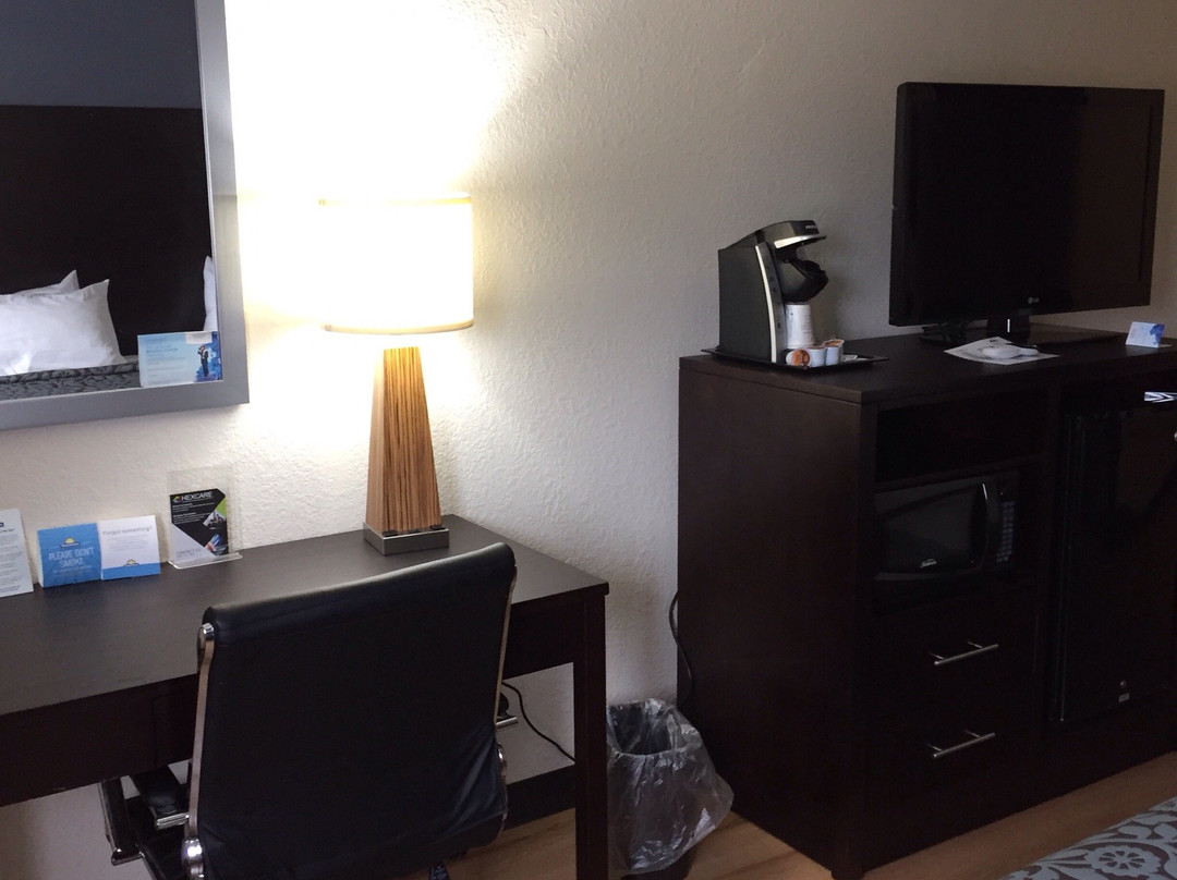 Days Inn by Wyndham Le Roy/Bloomington Southeast主图