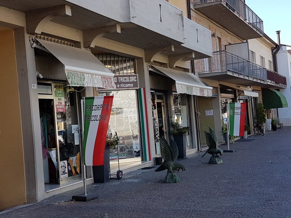 Predappio Alta旅游景点-Predappio Tricolore Souvenir