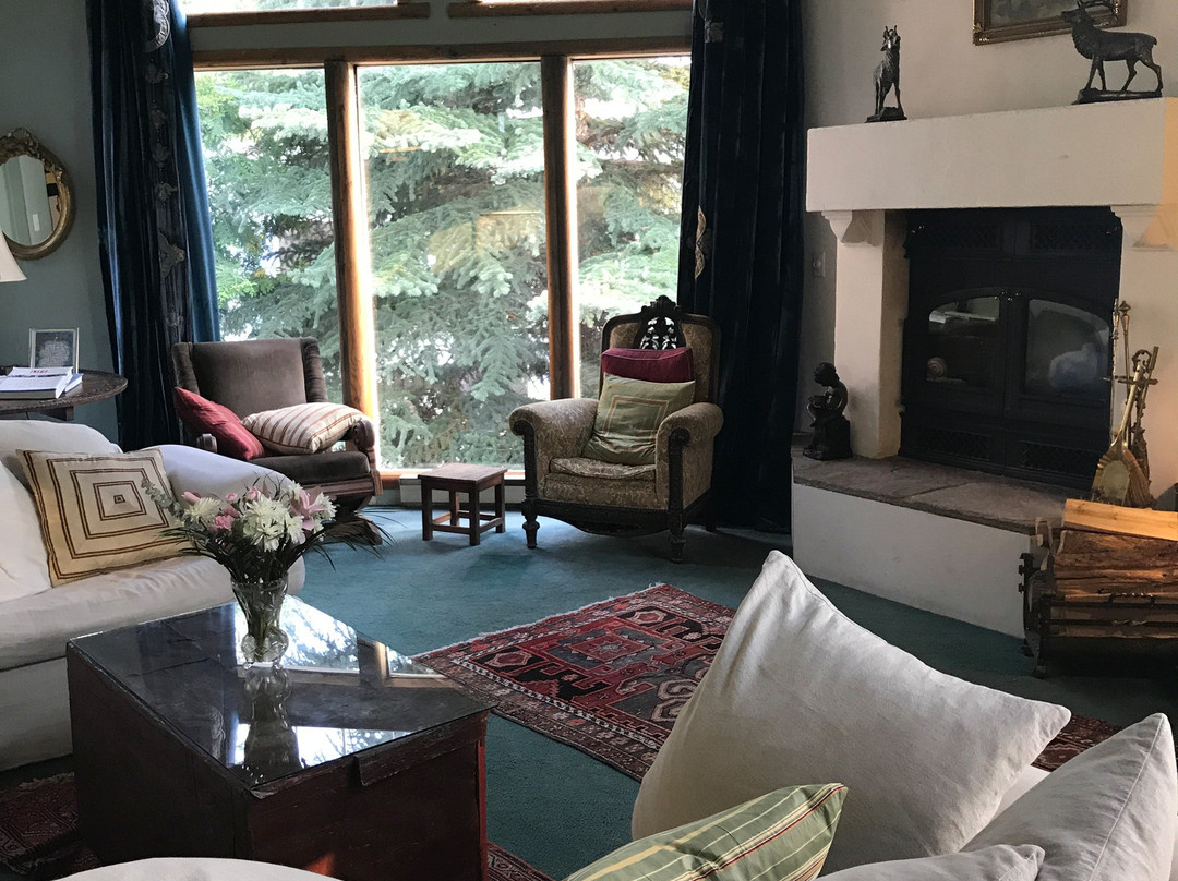 God's Mountain Estate主图