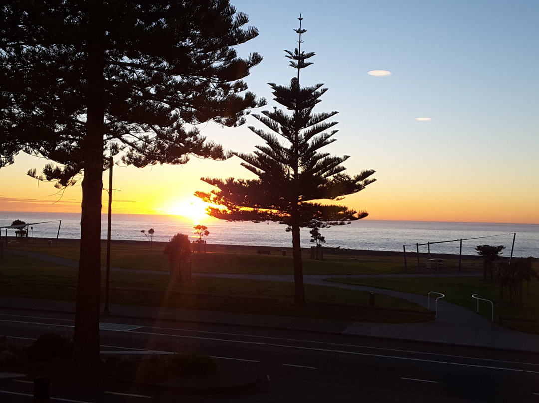 Pebble Beach Motor Inn主图