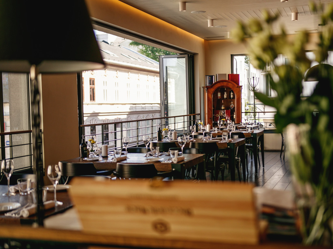 Bernie's Grill & Wine Restaurant