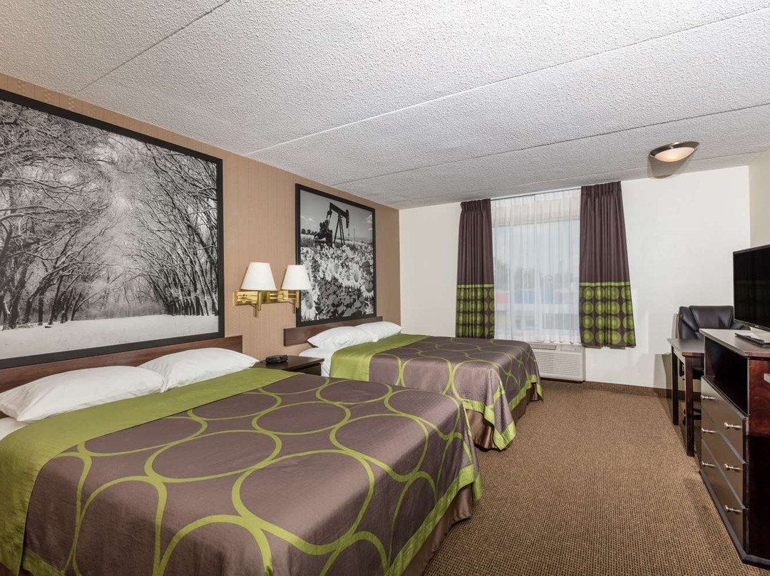 Super 8 by Wyndham Edson主图