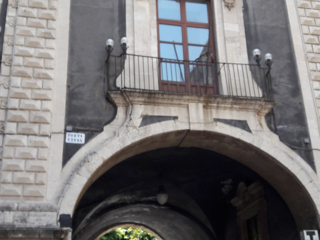 Porta Uzeda