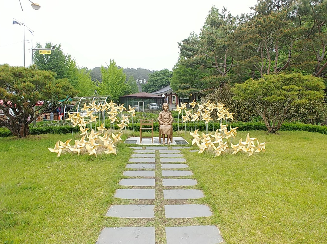 Statue of Peace-牙山市必去景点