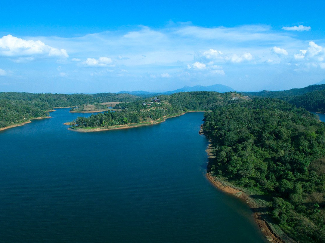 沙罗义度假村主图