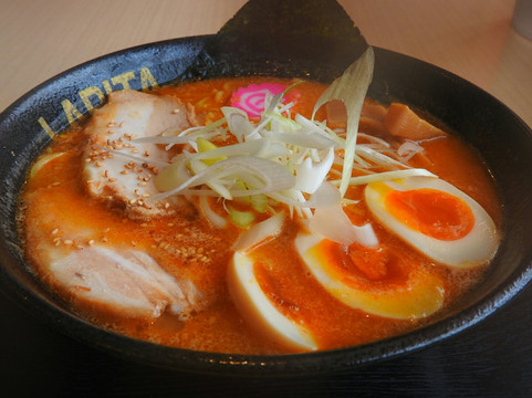 ラーメン専家ラピタ羅妃焚留萌店