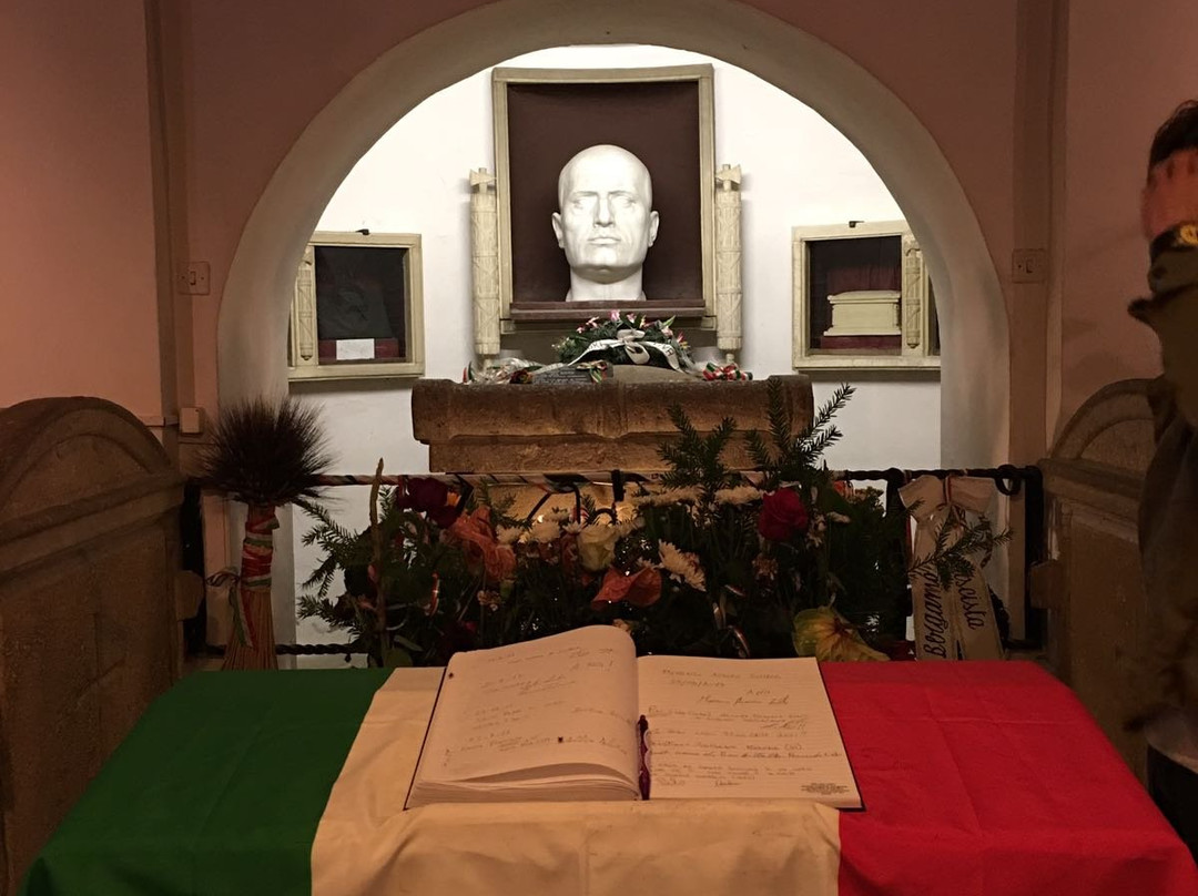 Cripta di Benito Mussolini景点图片