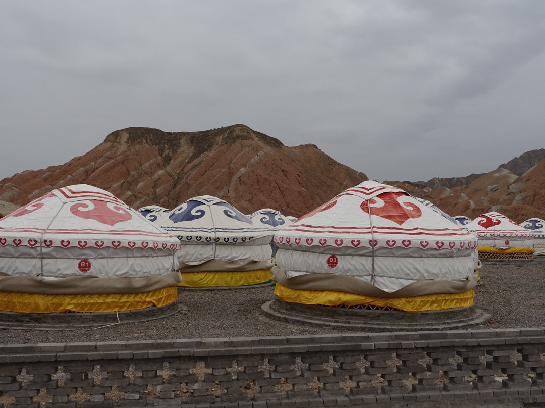 靠山大营休闲山庄主图