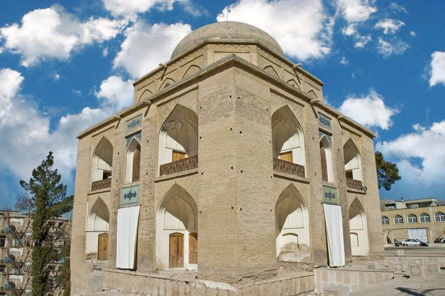 Bibi Dokhtaran Mausoleum景点图片