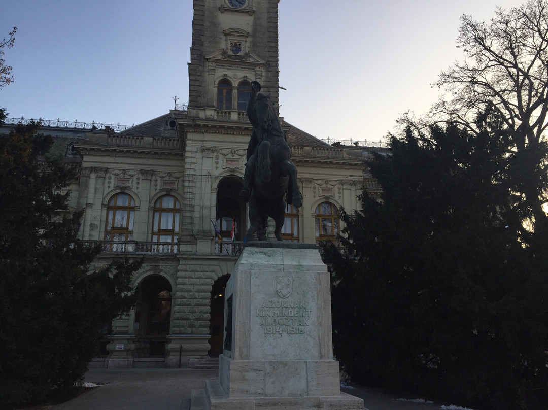 The Statue of Lajos Kossuth-Hodmezovasarhely必去景点