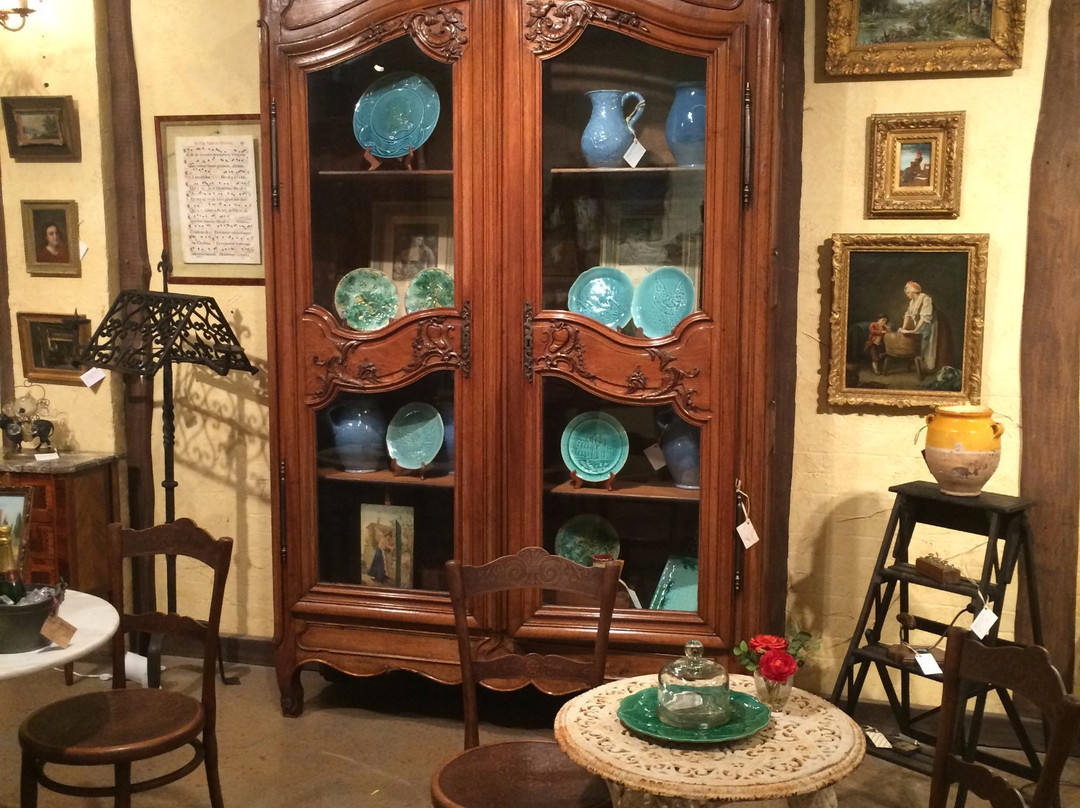 French Metro Antiques-费耶特维尔必去景点