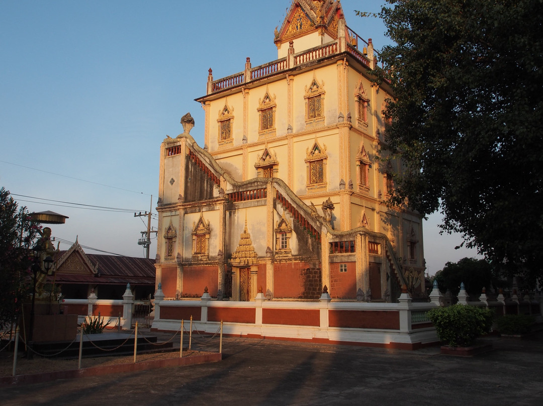 Wat Klang Ming Mueang景点图片