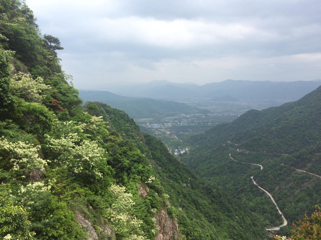 三门县旅游景点-宁波梁皇山