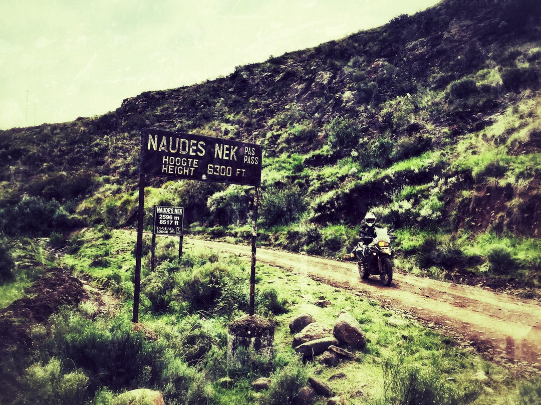 Naude's Nek Pass (R396)