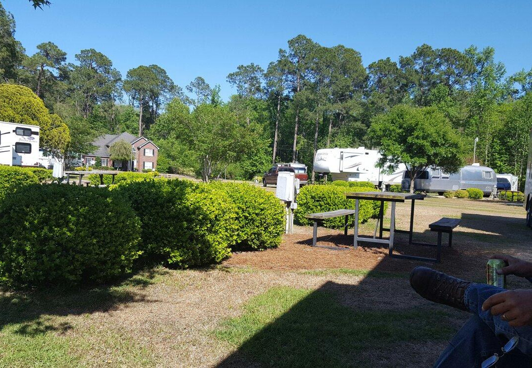 Parkwood RV Park & Cottages