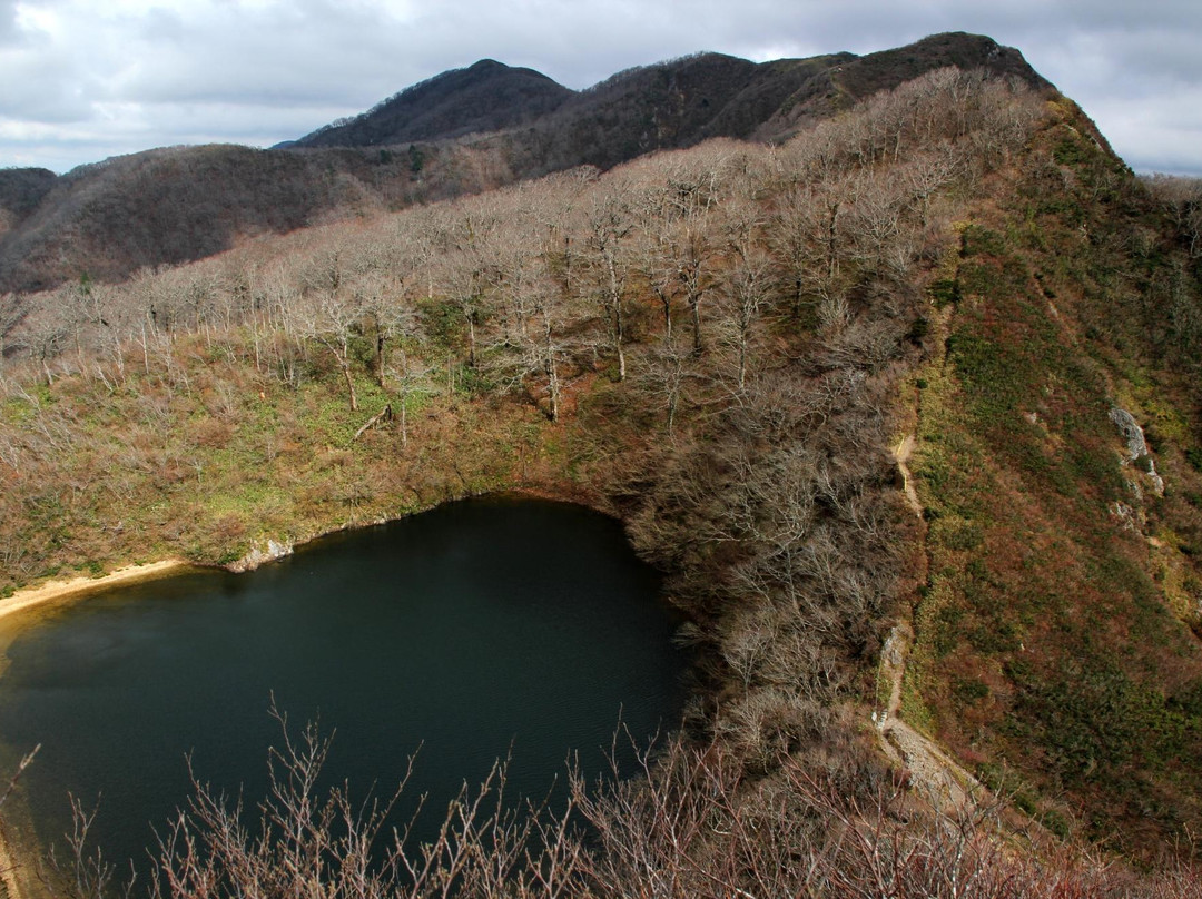 Yashagaike Pond景点图片