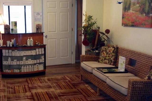 Victoria's Beauty Center-Avon必去景点