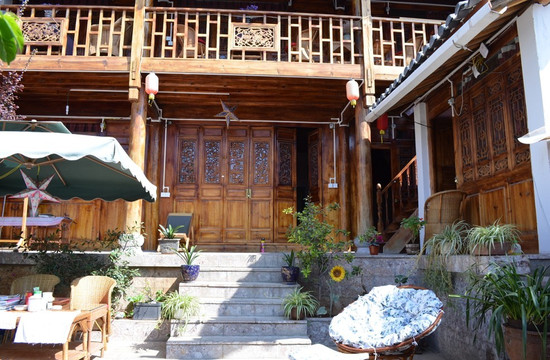 丽江浮云客栈主图