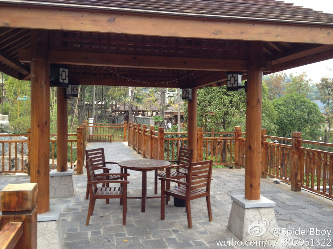 灰汤华天城温泉度假酒店主图