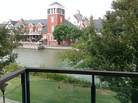 宝隆泰晤士假日酒店主图