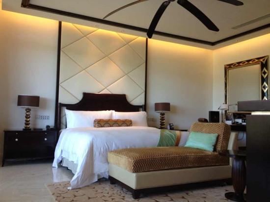 三亚亚龙湾瑞吉度假酒店主图