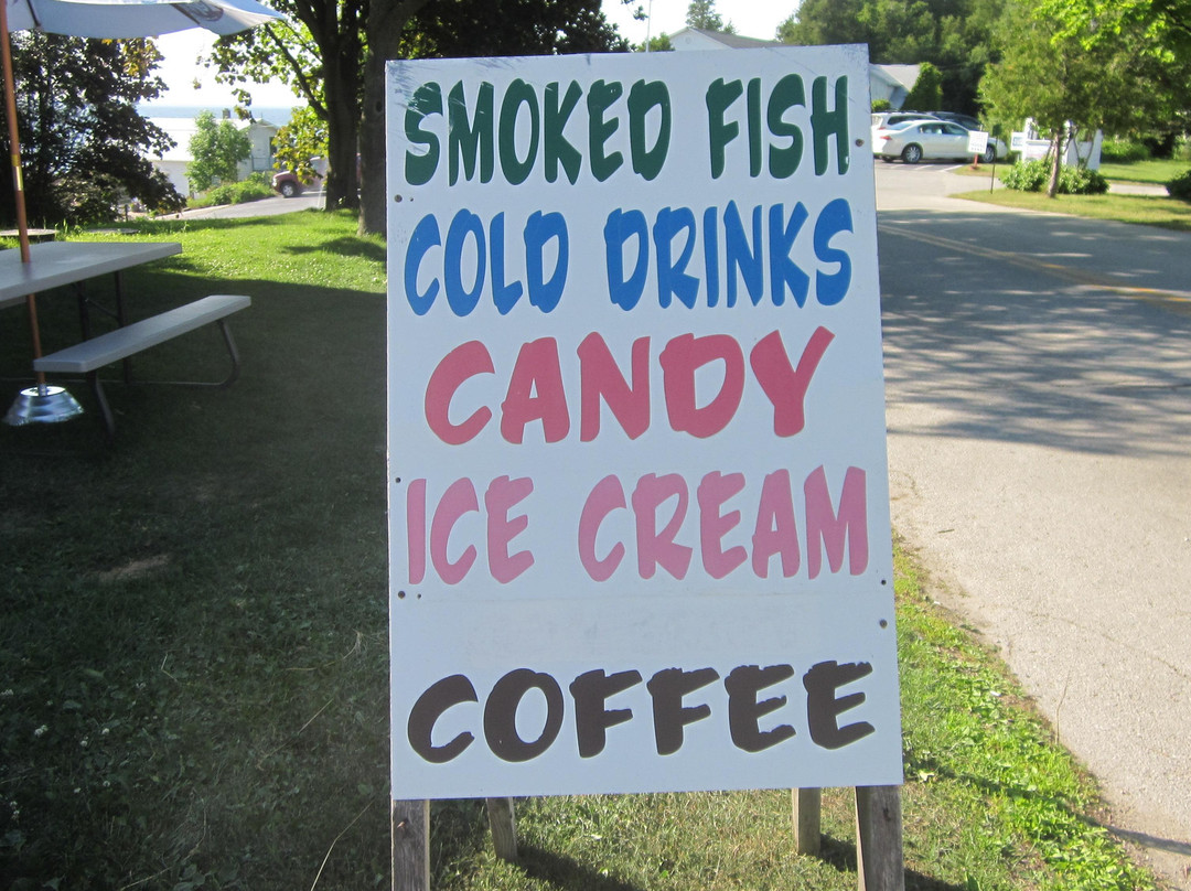 Charlie's Smokehouse-Gills Rock必去景点