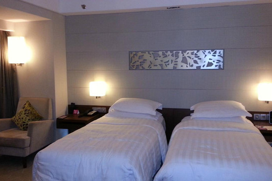 广州中心皇冠假日酒店主图