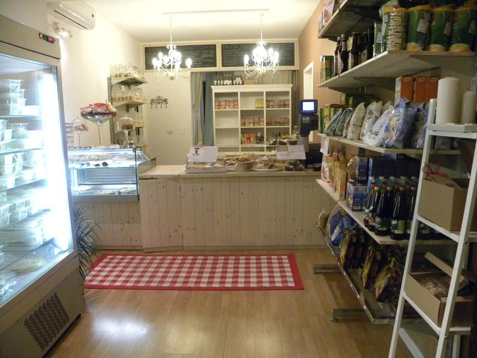 Domagnano餐馆和美食-Alilab