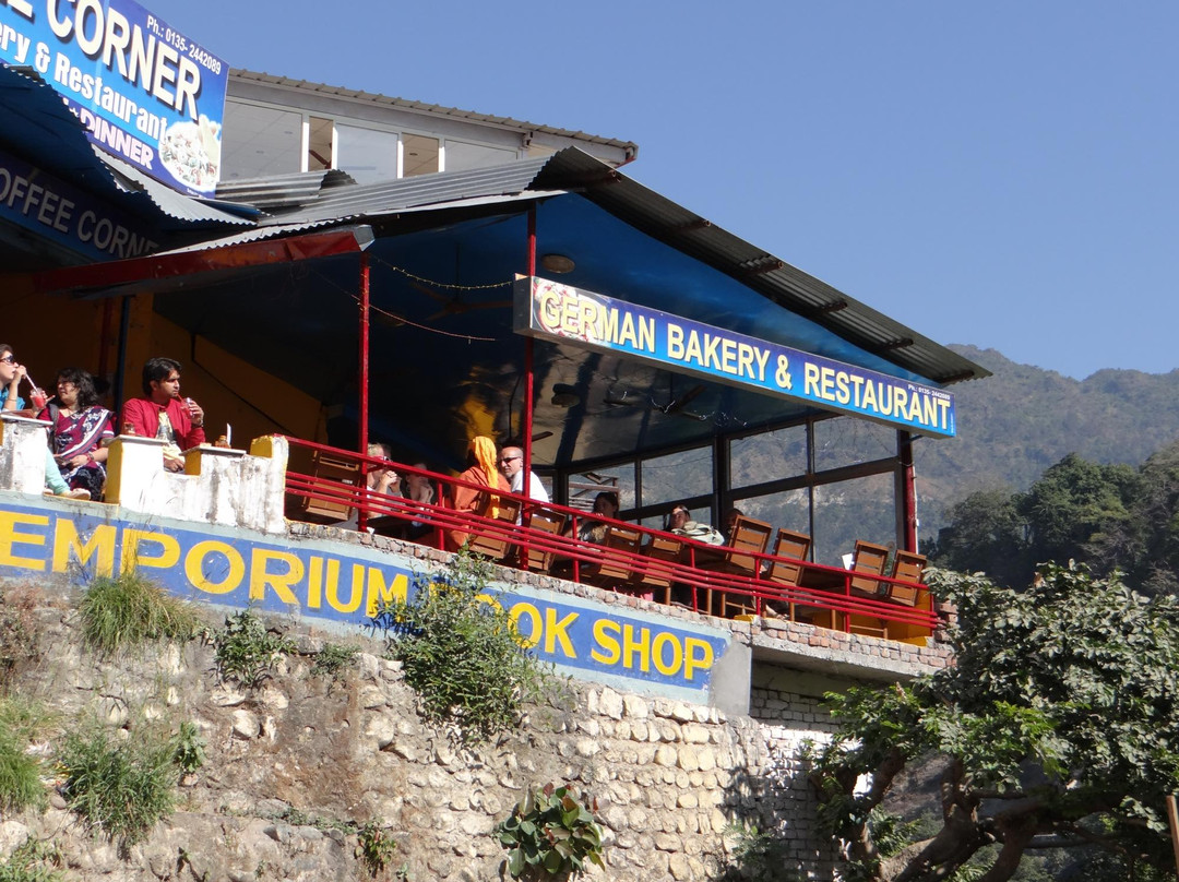 Devraj Coffee Corner German Bakery & Restaurant主图