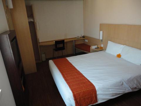 沈阳宜必思酒店太原街店-客卧