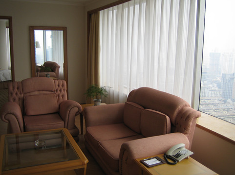 今晚大酒店主图