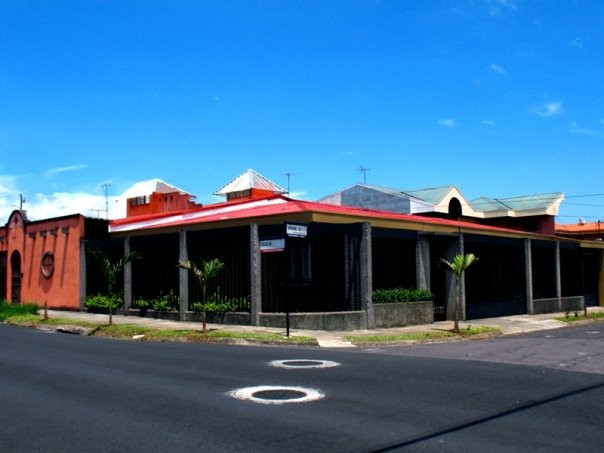Tony's Hostel Boutique
