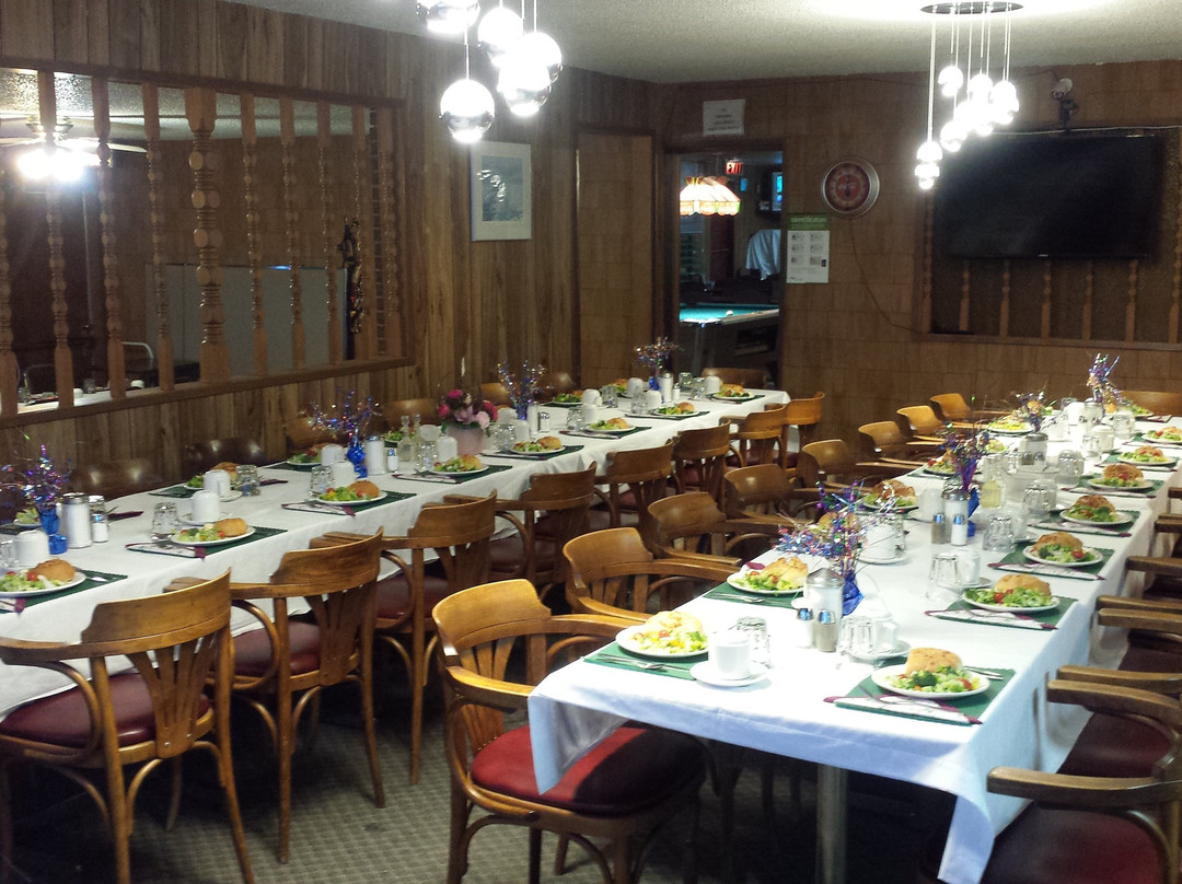 Glenboro餐馆和美食-Spruce Woods Inn