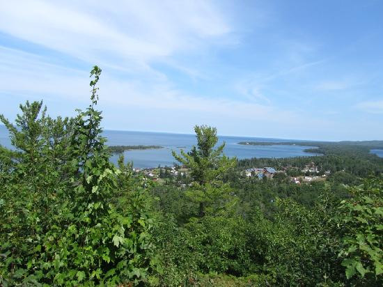 Brockway Mountain Drive景点图片
