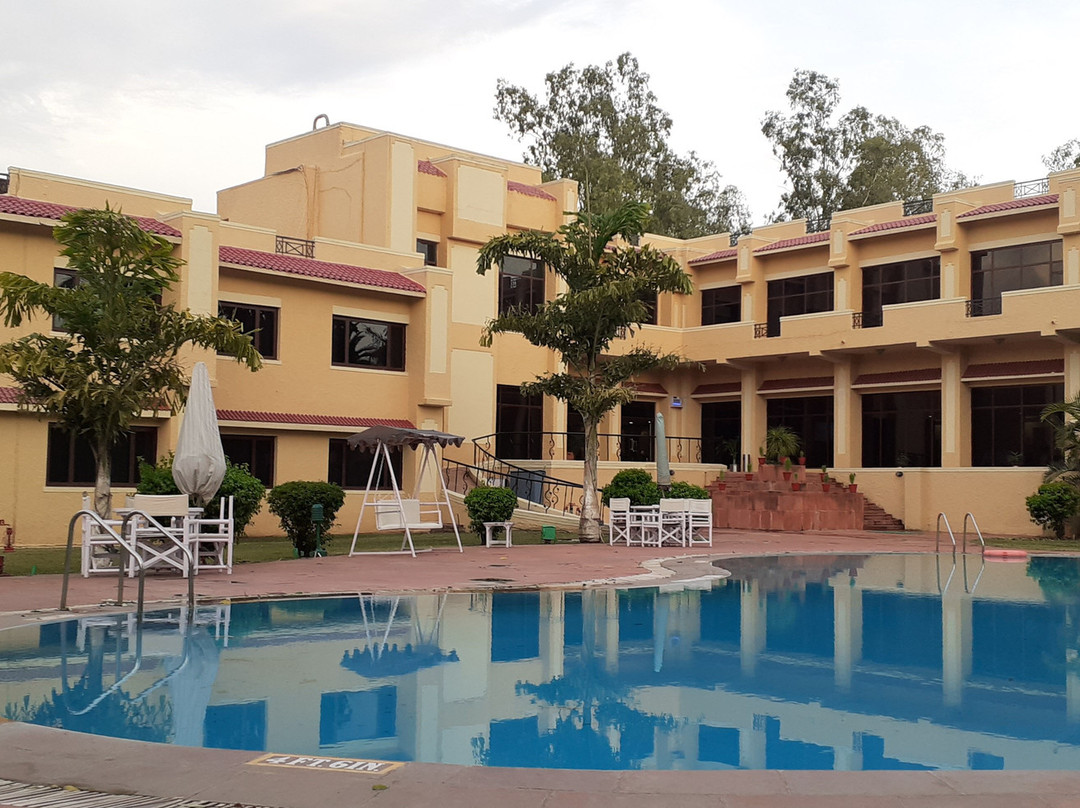 克拉克斯克久拉霍酒店主图