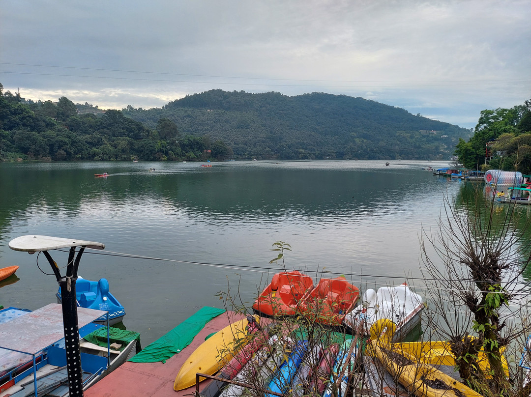 Naukuchiatal Lake景点图片