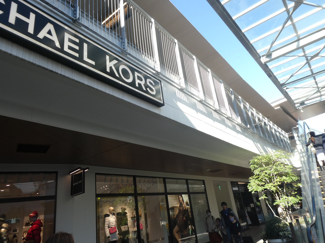 三井奥特莱斯购物城 横滨港湾-横滨市必去景点