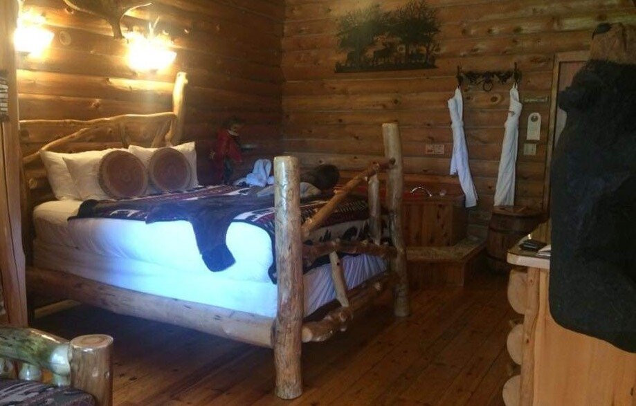 冒险套房酒店主图